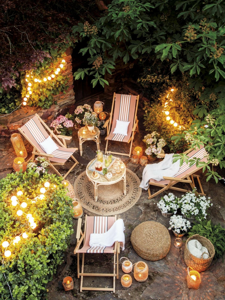 decorazioni giardino con lanterne arredo da esterno con mobili in legno