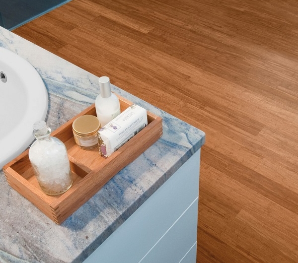 Arredare bagno: idee creative in alternativa alle piastrelle in ceramica