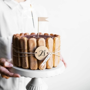 Come decorare una torta tiramisù per compleanno: trucchi e consigli originali!