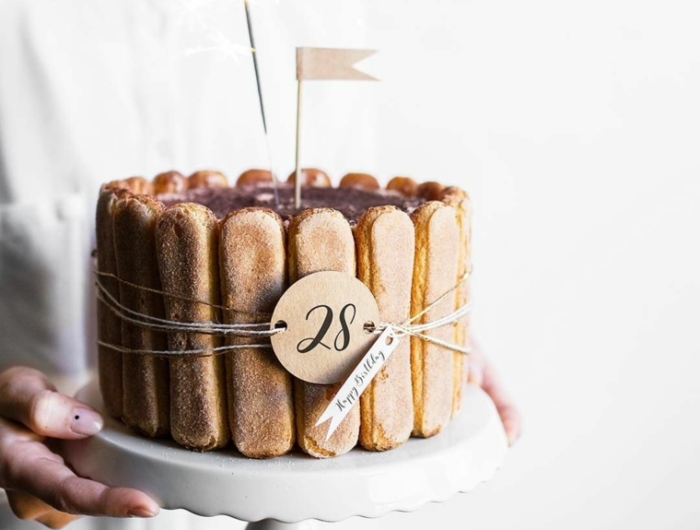 Come decorare una torta tiramisù per compleanno: trucchi e consigli originali!