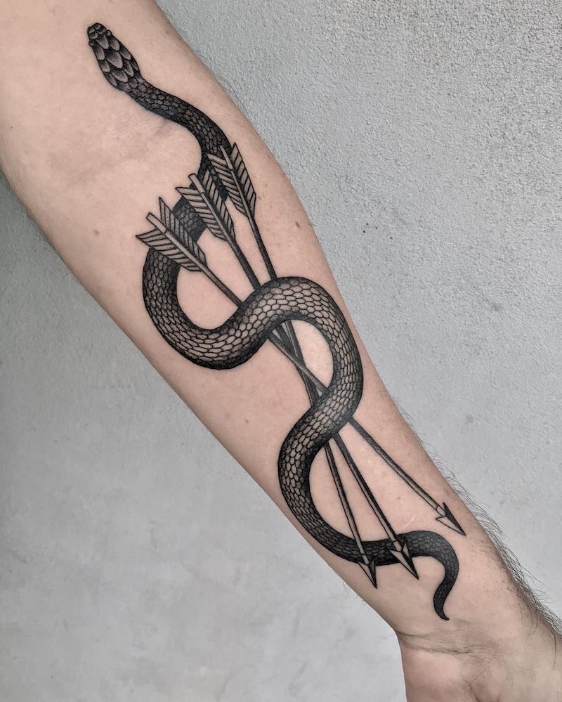 serpente tattoo significato disegno vipera con frecce