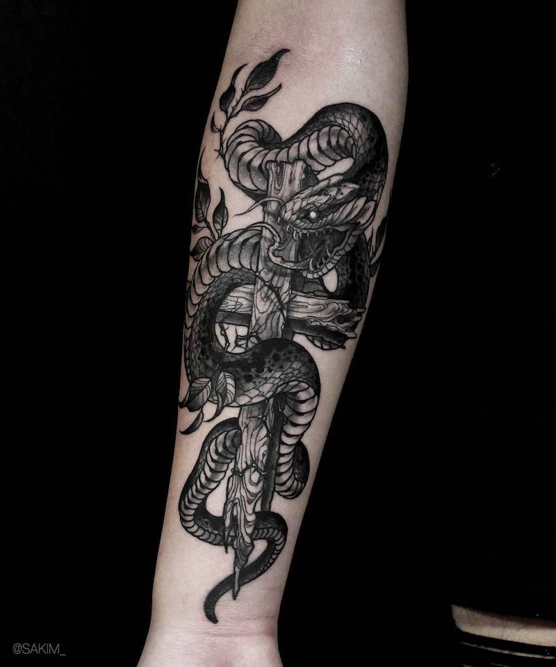 significato tatuaggio serpente tattoo avambraccio uomo