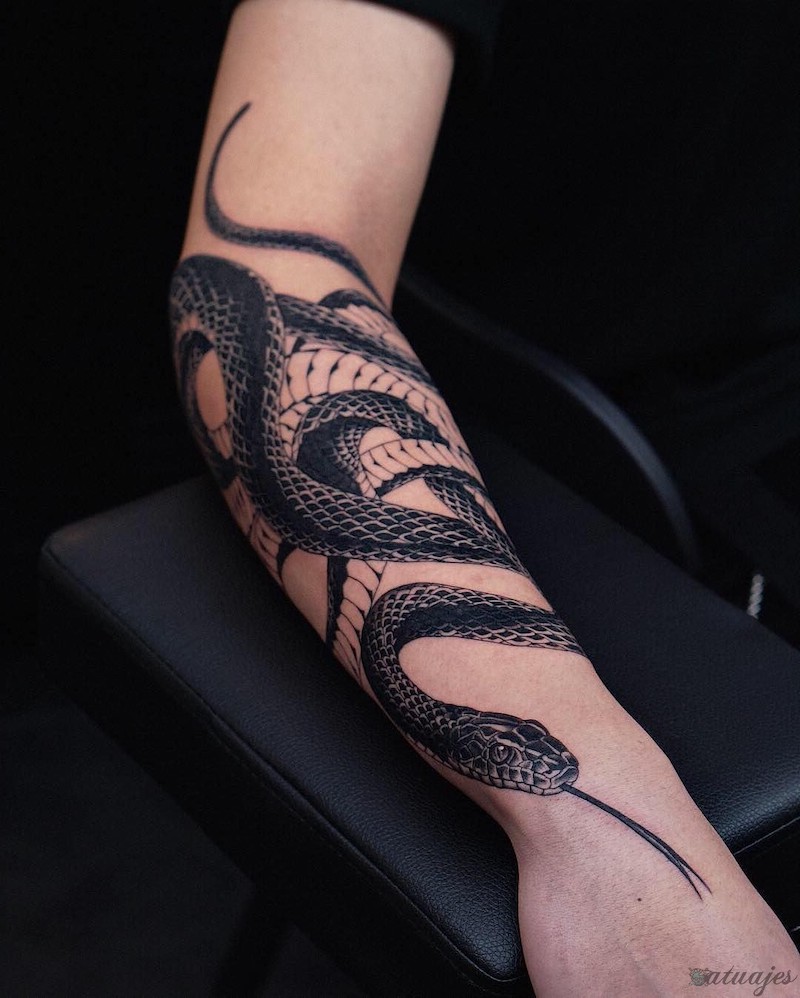 tatuaggi serpenti braccio uomo