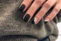Nail art per unghie nere opache – il trend più chic di sempre!