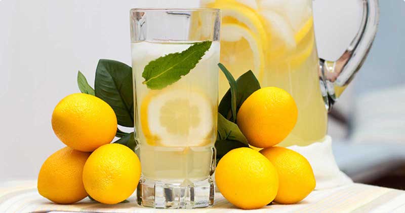 acqua e limone per dimagrire bevanda con menta