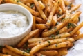 Come fare le Patatine fritte fatte in casa davvero croccanti, ecco 3 ricette!