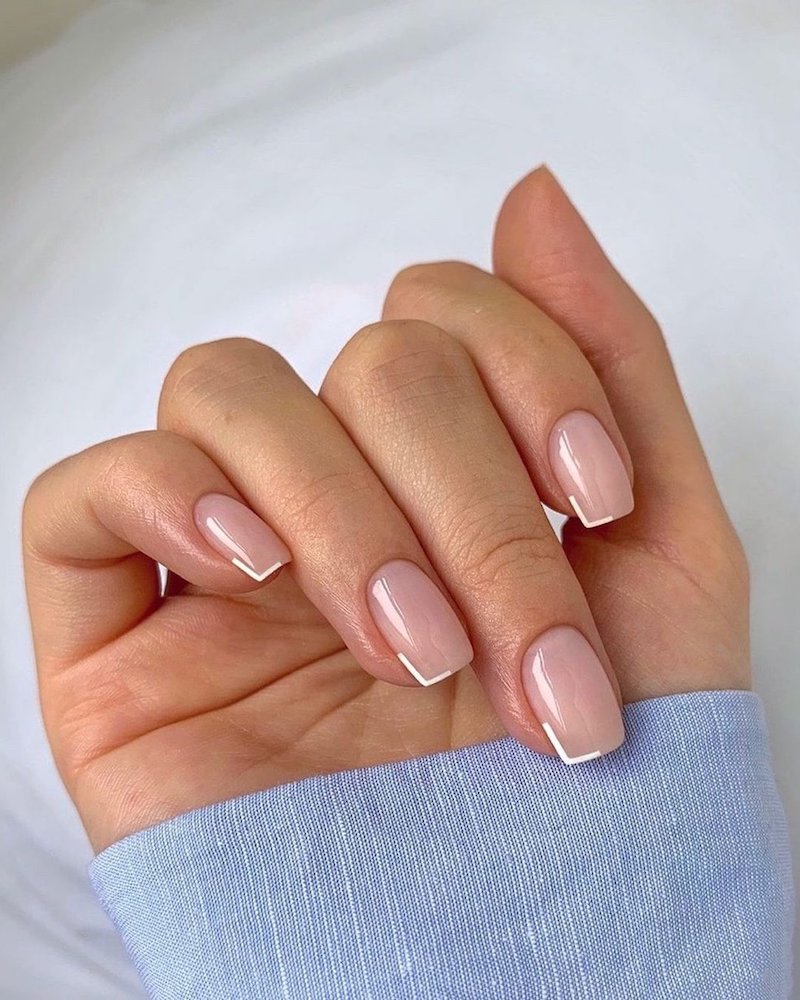 unghie neutre french manicure