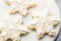 Biscotti natalizi decorati in modo semplice! Usa la fantasia per creare magica atmosfera!