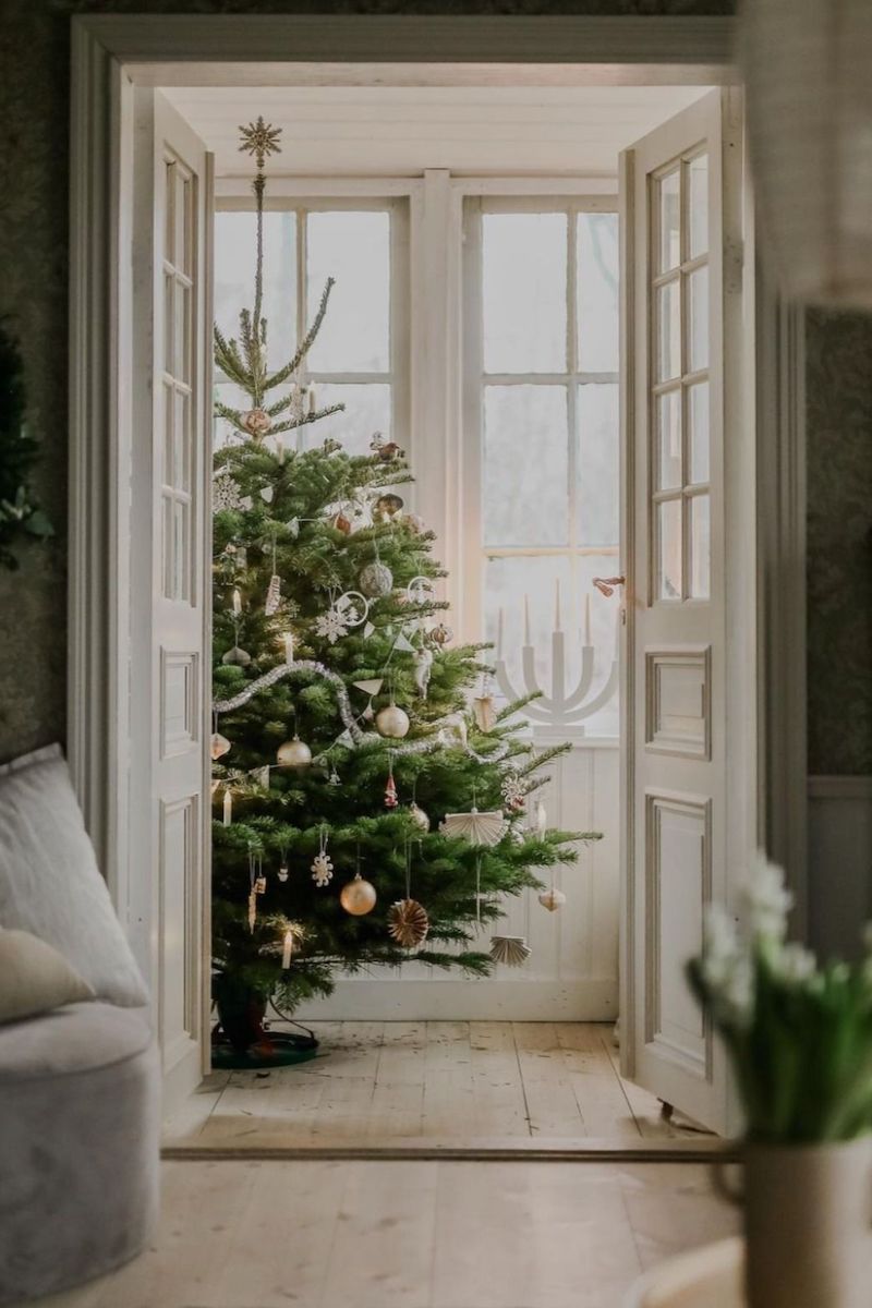 decorazioni eleganti per l'albero natalizio