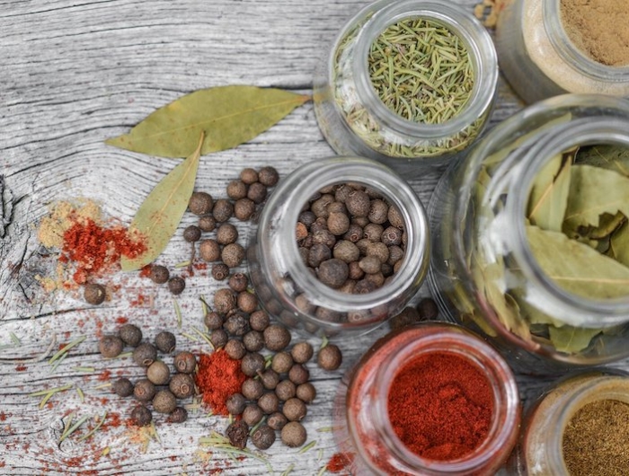 Le migliori spezie da usare in cucina per il benessere di pelle e capelli