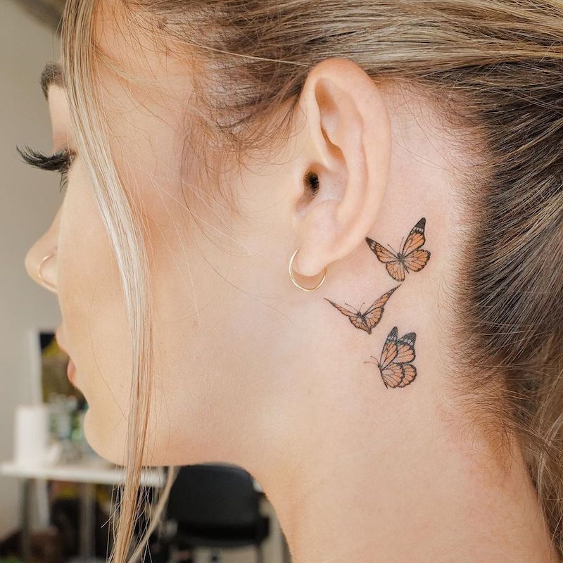 tattoo farfalle collo tatuaggio orecchio