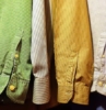 camicie colorate lavaggio dei vestiti