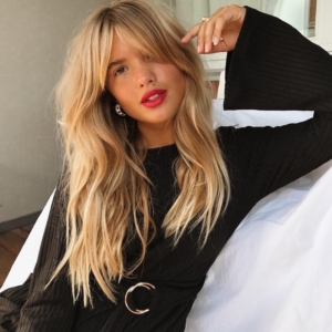 Capelli lunghi scalati davanti: il taglio di facile portata adatto a tutte!