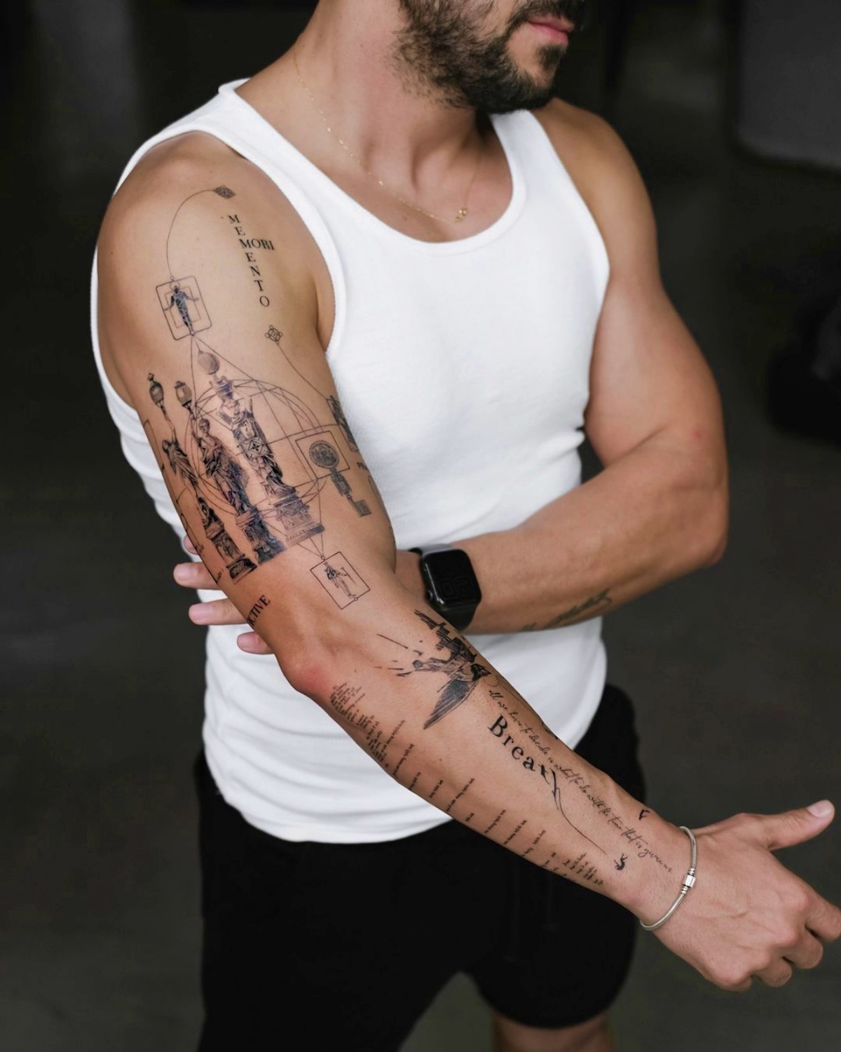 tatuaggi geometrici braccio uomo
