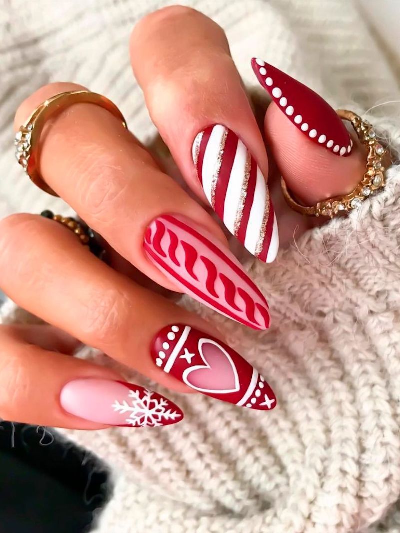 unghie rosse natalizie manicure stiletto