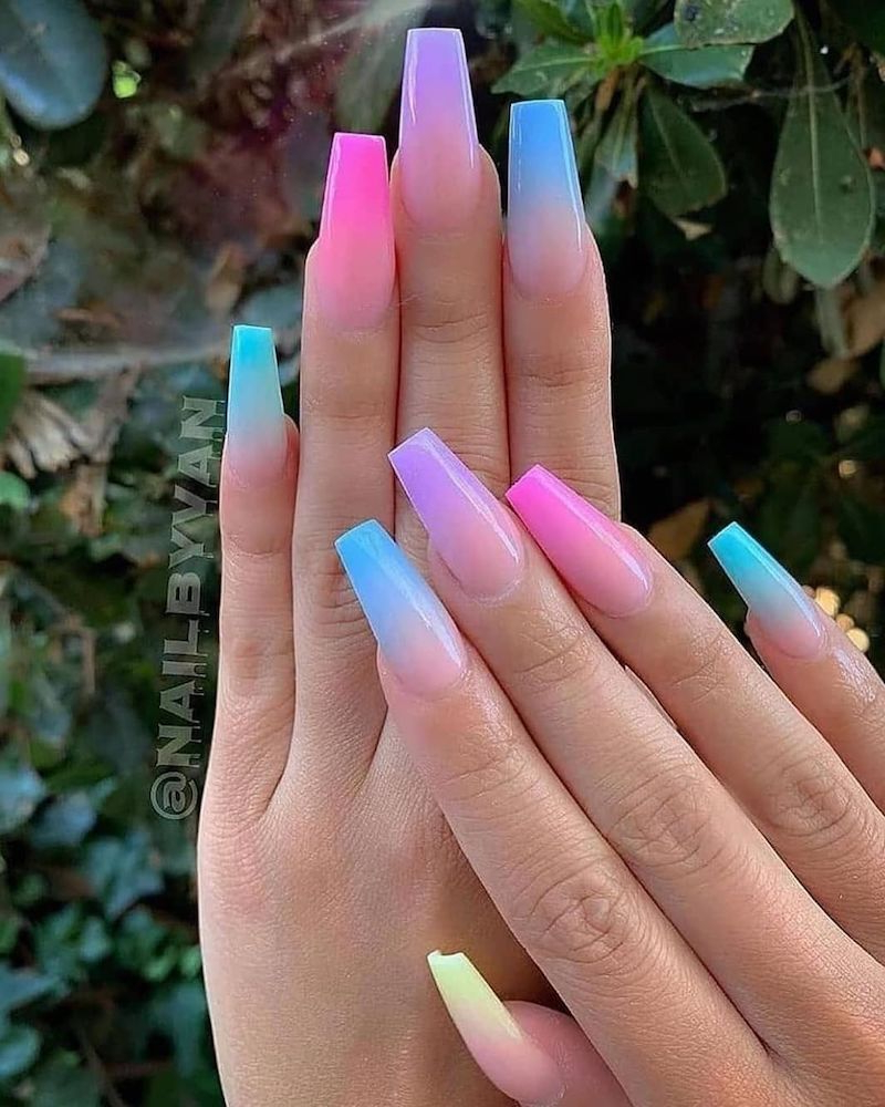 manicure arcobaleno unghie baby boomer particolari