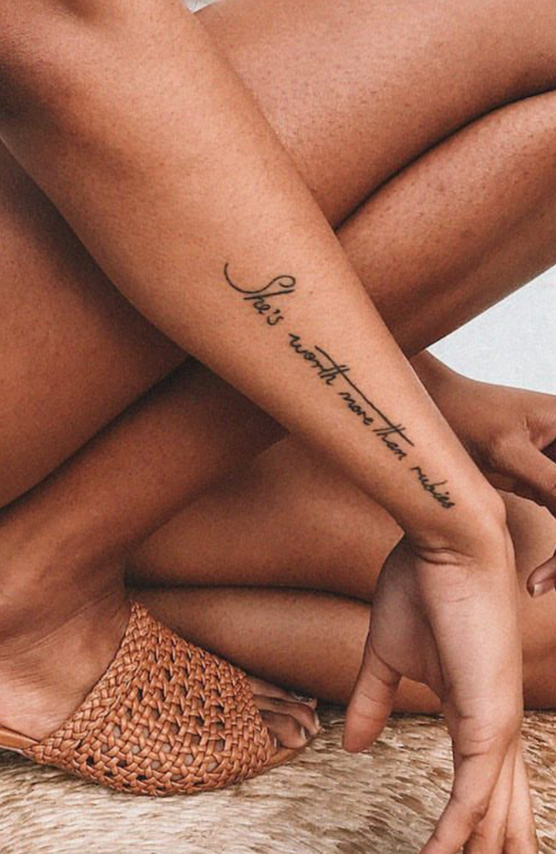 scritte tatuaggi piccoli avambraccio donna