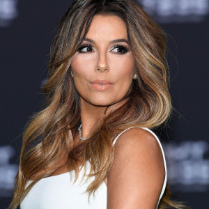 Colpi di sole su capelli castani per illuminare e ringiovanire il viso spento!