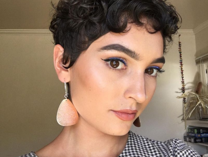 I tagli corti ricci che nel 2022 ispirano audacia e si distinguono dal concetto tradizionale!