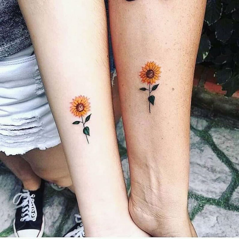 tatuaggio di coppia disegno girasole