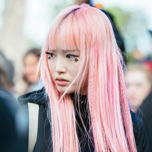 Capelli rosa pastello per chi vuole osare un look estremamente inconsueto!