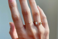 Le unghie da sposa 2022 delicate e romantiche, tra smalti colorati, decorazioni e forme!
