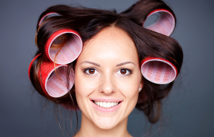 Come fare i capelli ricci senza piastra? Scopri il segreto della nonna rivisitato in chiave moderna!