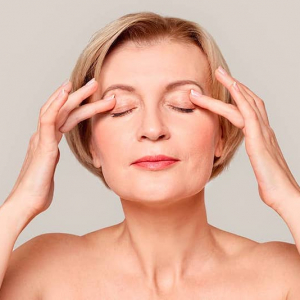 Quali sono le cause delle palpebre cadenti dopo i 50 anni? Ecco come risollevarle senza chirurgia!