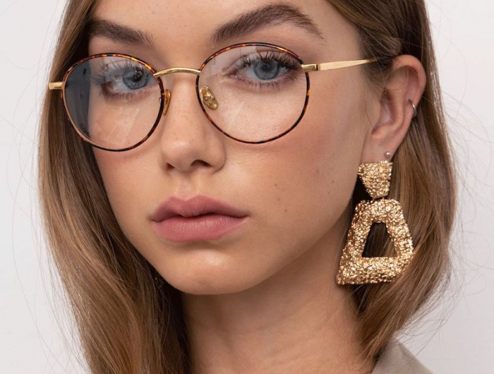 Come truccarsi se si portano gli occhiali: 8 segreti svelati da un Make Up Artist!