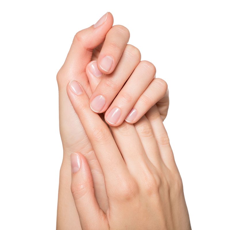 unghie naturali senza smalto corte