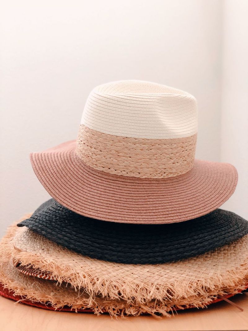 cappelli di paglia estivi