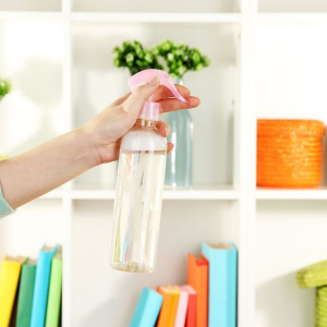 Come eliminare la puzza di fumo in modo veloce! Il nostro team ha approvato due ingredienti!