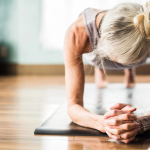 Come dimagrire le braccia velocemente, con pochi esercizi da fare a casa?