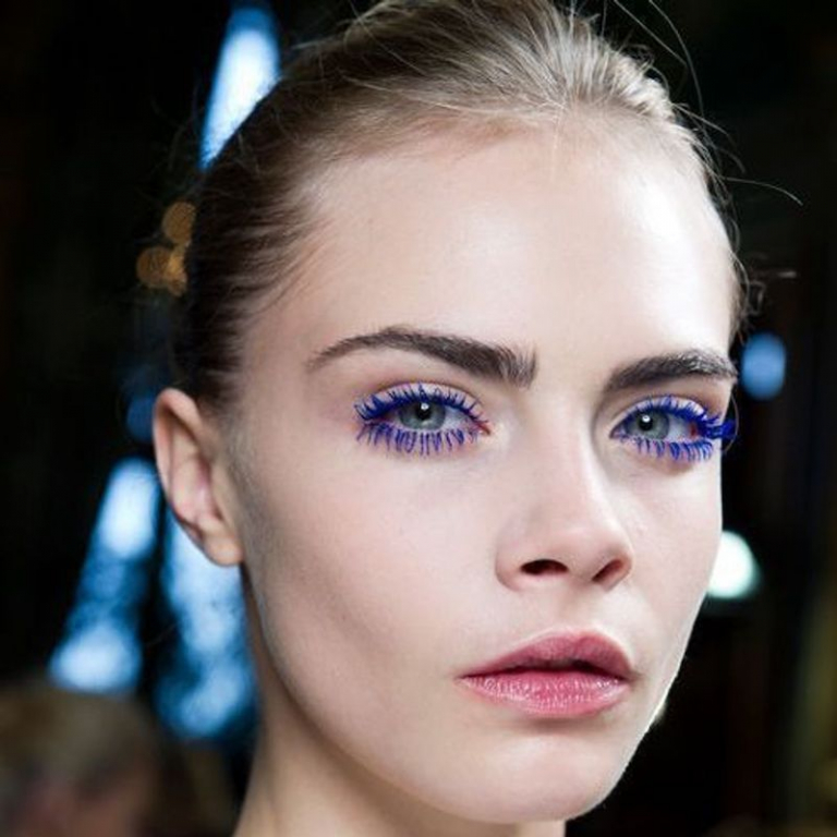 Trucco viso estate 2022 che privilegia la naturalezza, scopri le tendenze!