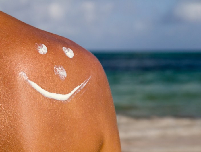 Mai più capelli secchi e crespi! Ecco come proteggere i capelli in estate!