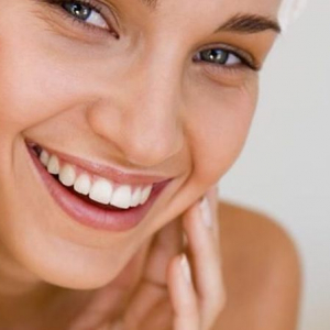 Pelle grassa viso? Cosa fare? Le 3 mosse corrette per sbarazzarsi del viso lucido e antiestetico!