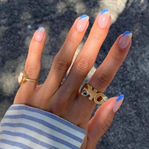 Unghie colorate estate 2022: ogni unghia ha il suo colore!