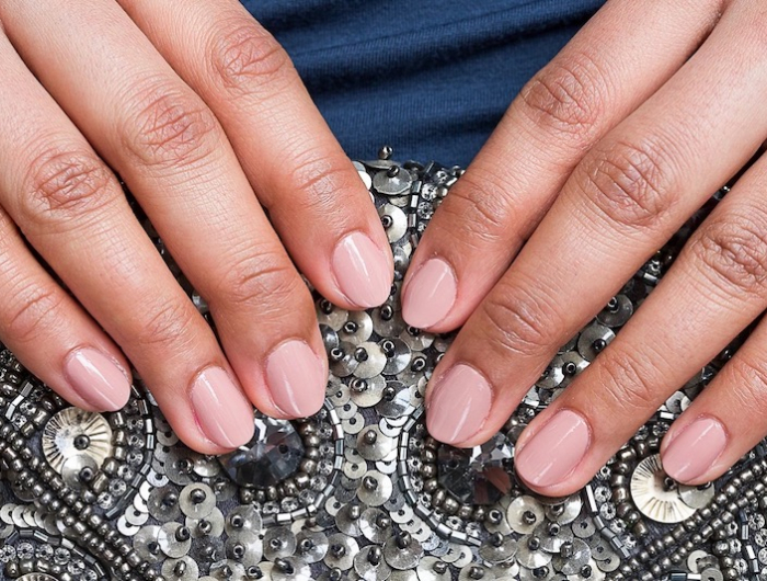 Unghie naturali: questi colori di base per le unghie stanno bene a tutti!