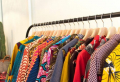 La moda si reinventa e diventa sostenibile! Vale la pena acquistare capi outlet?