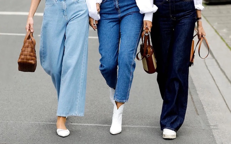 jeans larghi di tendenza nel 2022