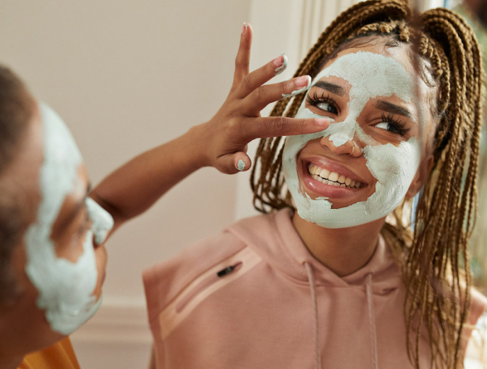 Le maschere fai da te per viso grasso: i trattamenti mirati per risolvere il problema!