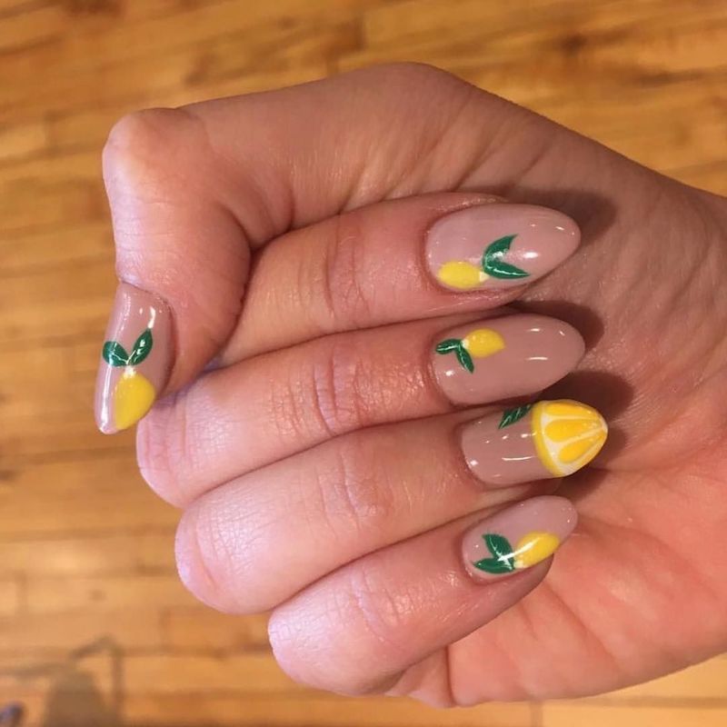 nail art giallo limone