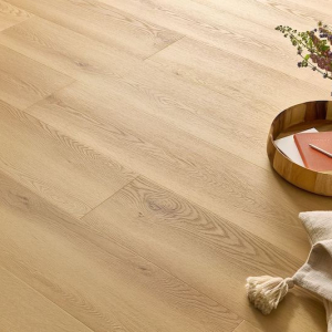 Arbiton Woodric – collezione di pavimenti in mineral core per clienti esigenti. Completamente prodotto nell’Unione Europea