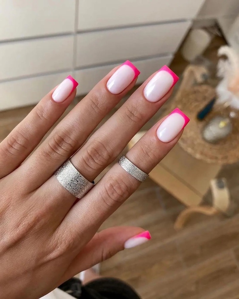 unghie quadrate smalto rosa french manicure colorata
