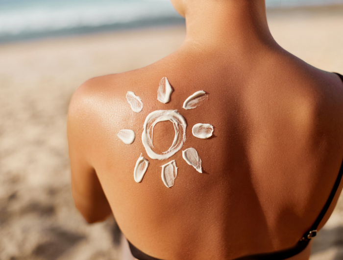 Cosa fare quando ci si scotta al sole: le regole da seguire e con NON fare assolutamente!