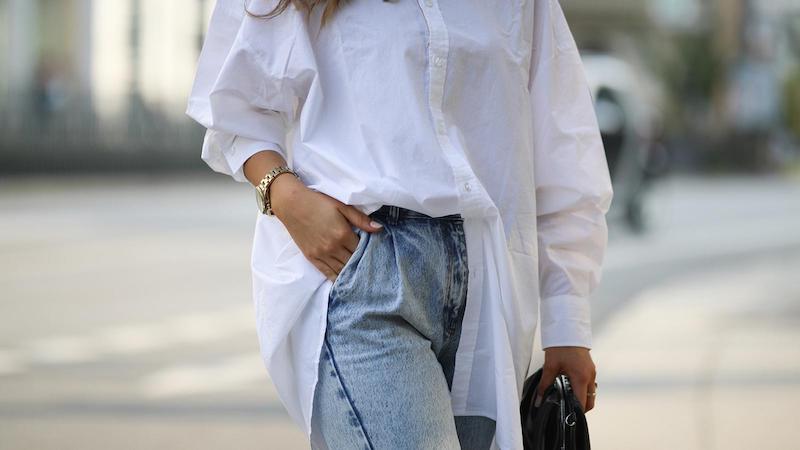 abbinare camicia bianca con jeans
