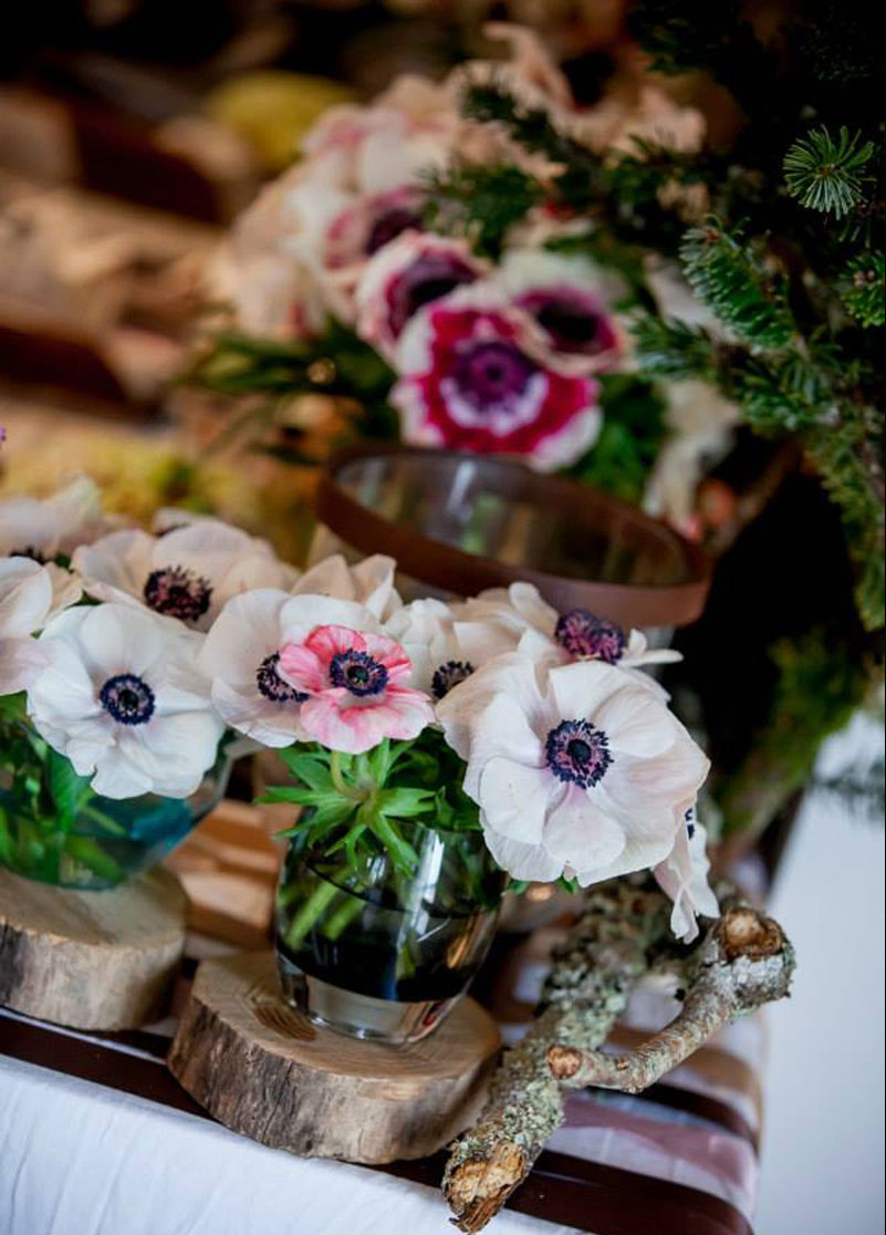 decorazione tavola autunnale con fiori