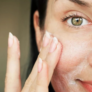 2 Favolosi Modi Per Utilizzare Il Succo Di Limone Sul Viso!