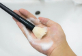 Uso alternativo dello shampoo: 7 modi per utilizzare lo shampoo fuori dalla doccia!
