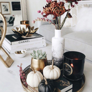 Apparecchiare la tavola di Halloween con le zucche di ogni tipo!